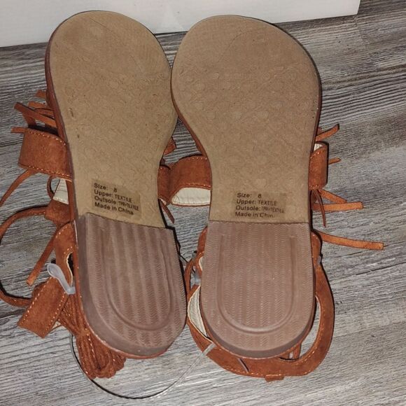 Olivia Miller Cognac Fringe Sandals Sz 8 NIB - Picture 5 of 6